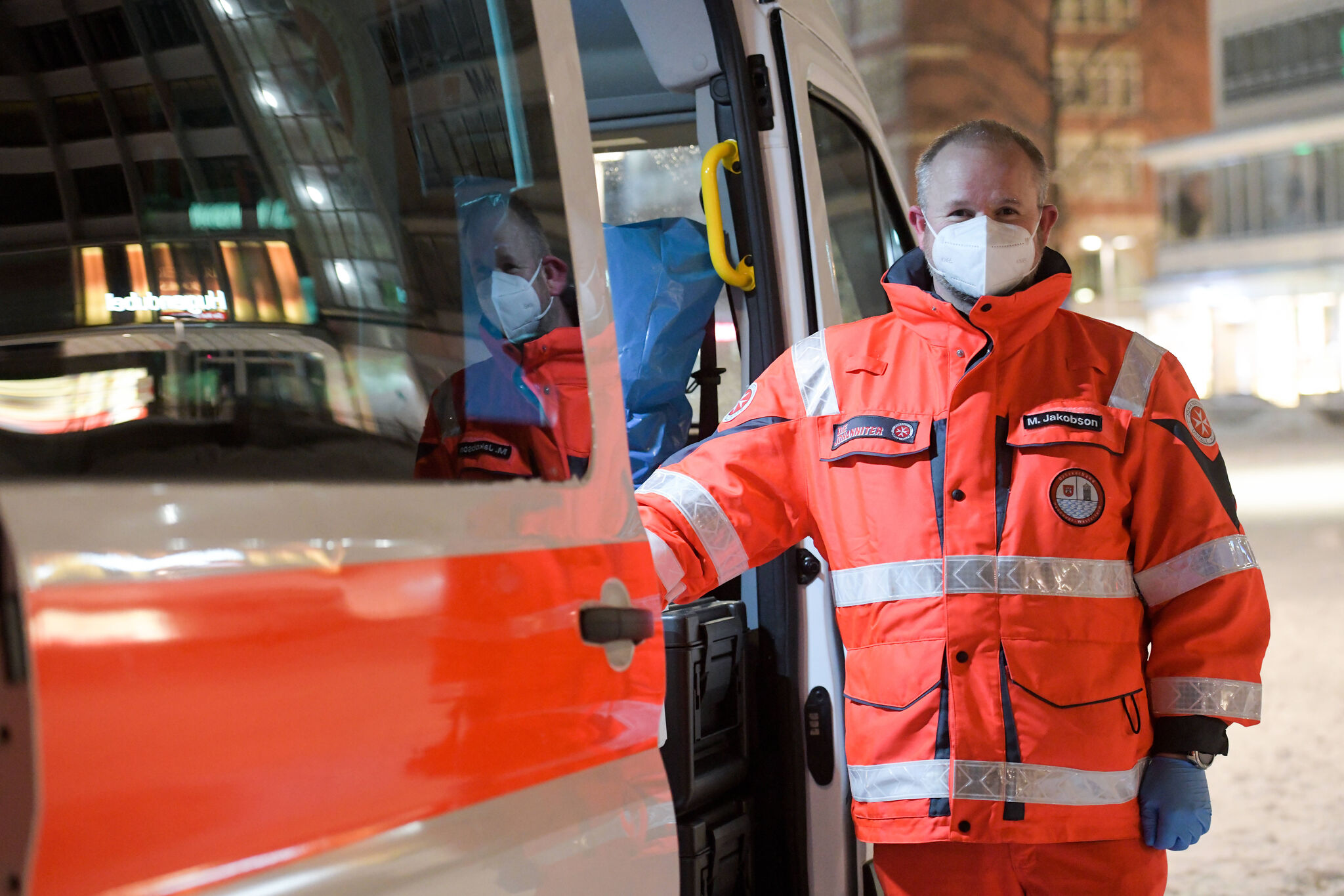 Koordinator Michael Jakobson von den Johannitern am Kältebus in Hannover. Foto: Nancy Heusel / epd-Bild