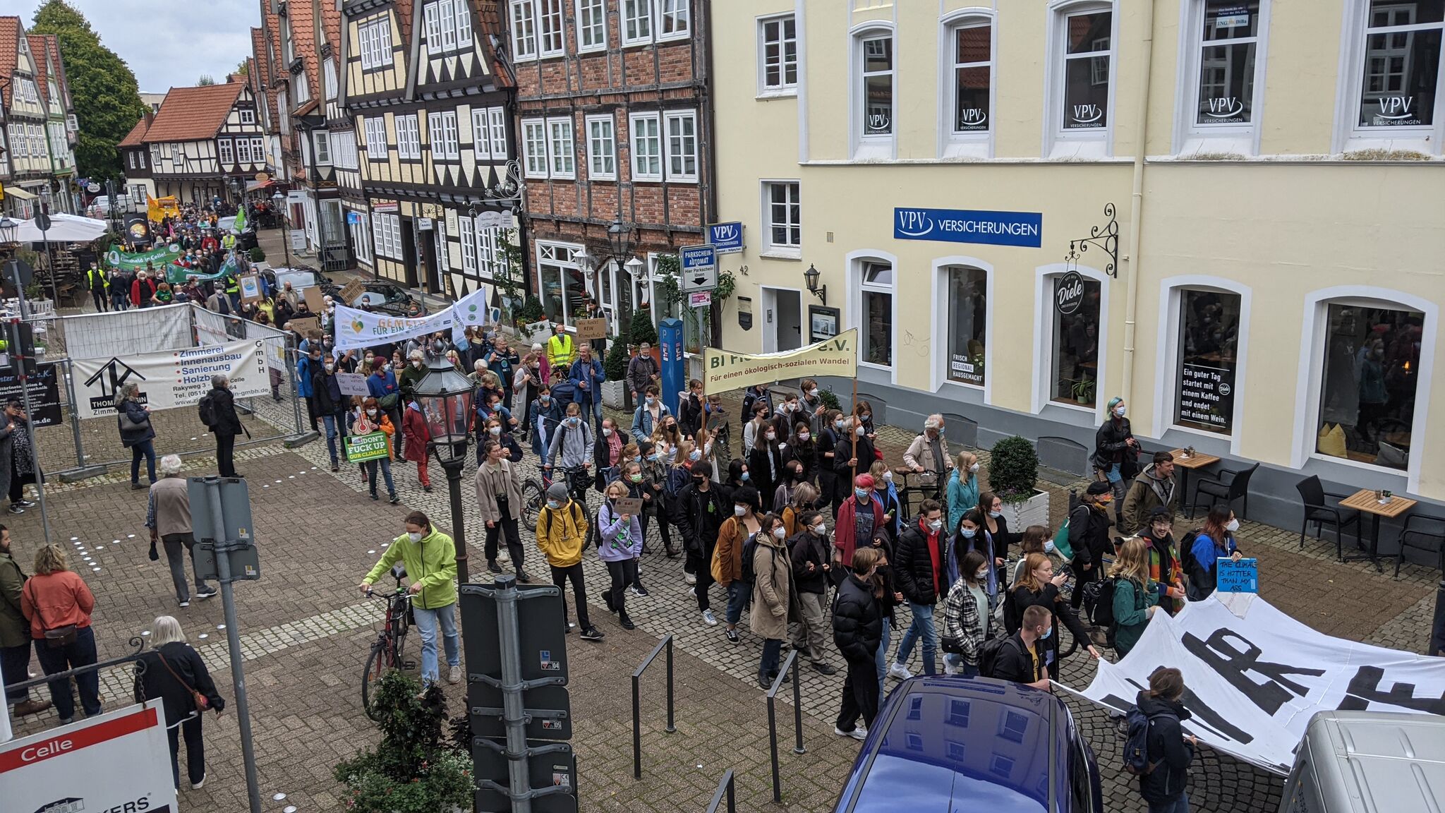 Auch in Celle zogen Hunderte Protestierende durch die Straßen. (Foto: Christine Warnecke)