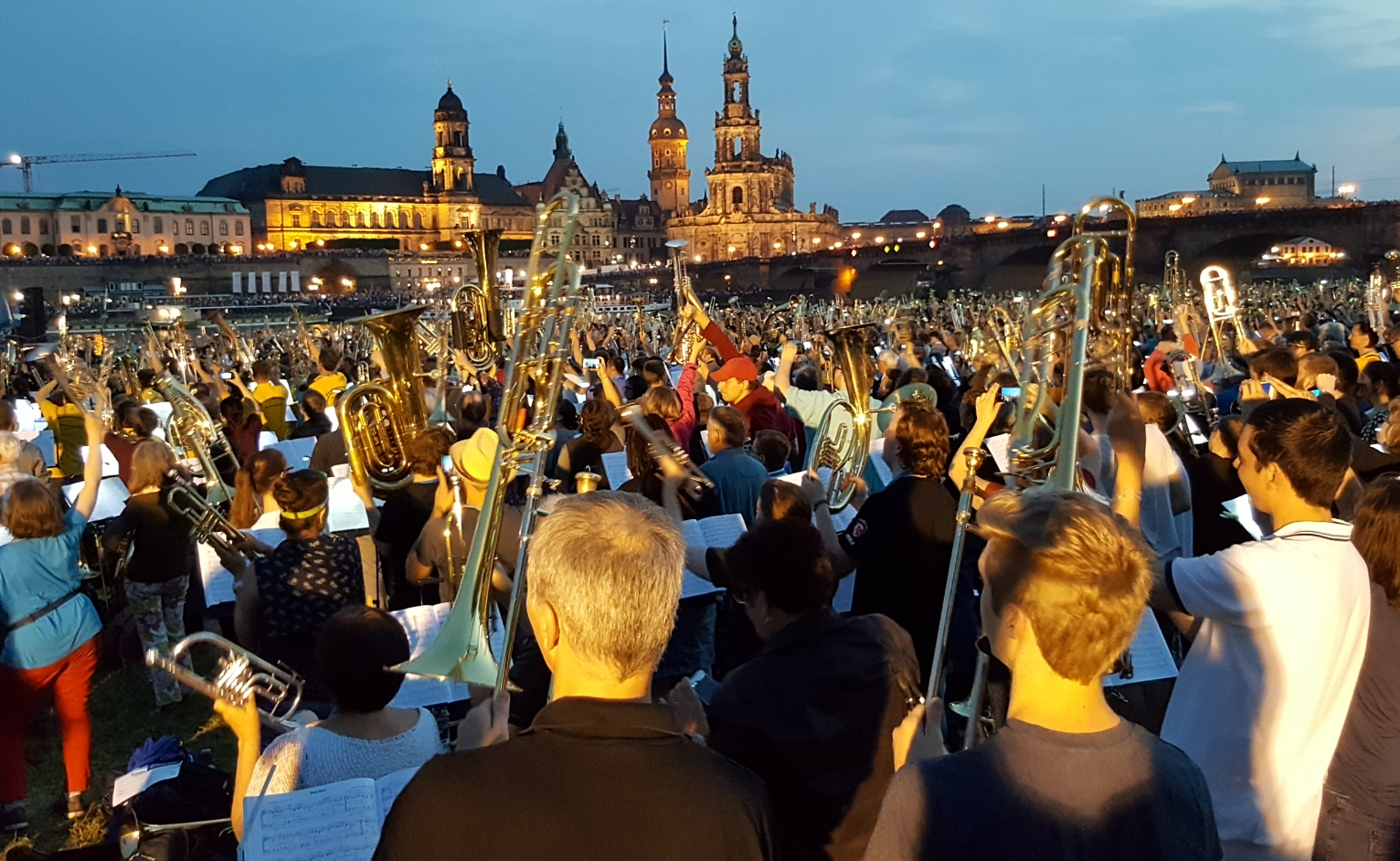 Fetes de la musique 21. Juni Opernplatz Hannover mit mehr als 200 Posaunenchorbläsern