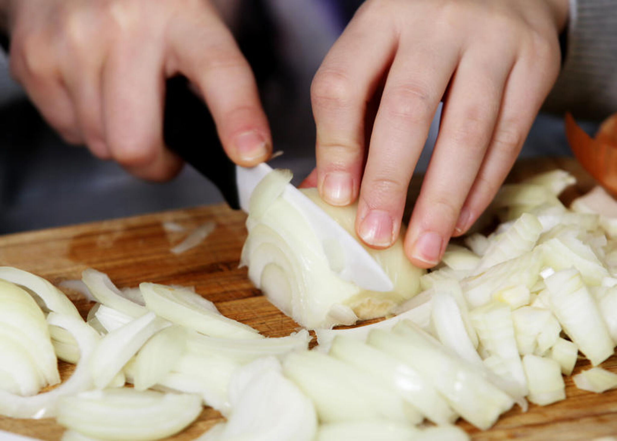 Kochen_Zwiebeln schneiden