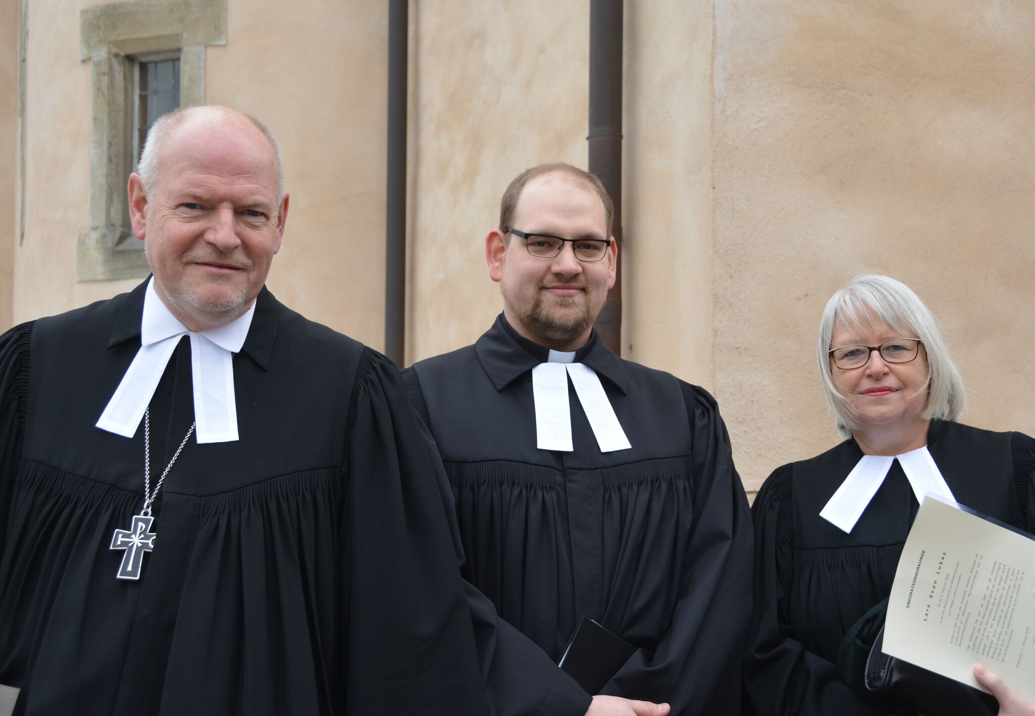 Ordination Wrisbergholzen_Gorka_Lars Sven Lukas_Henking vor St. Martin Kirche