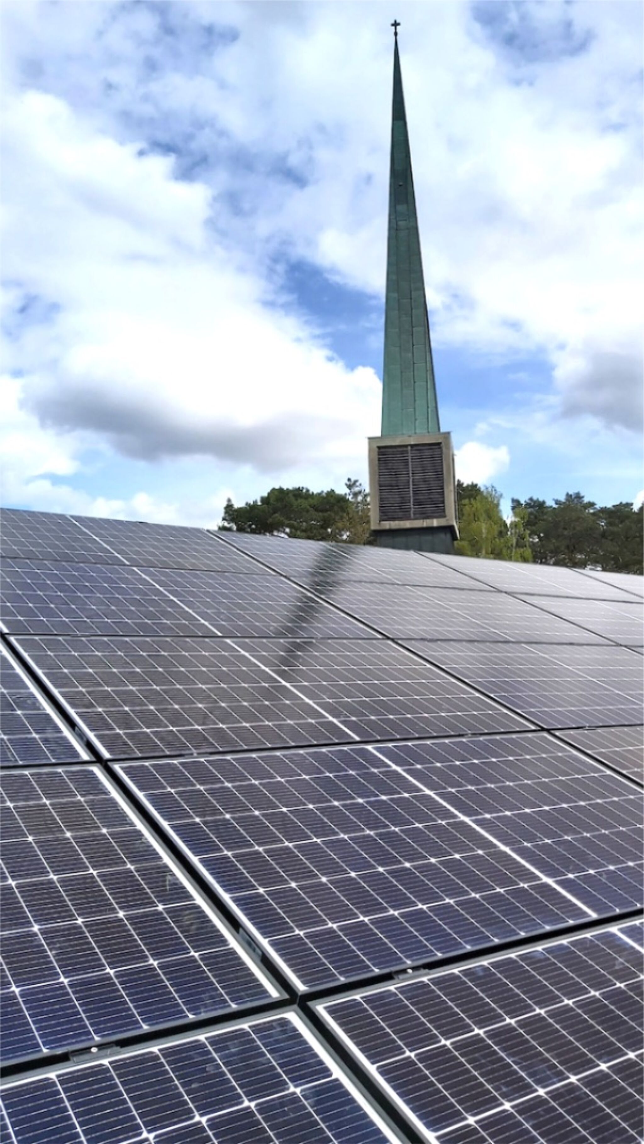 Die PV-Anlage auf dem Gemeindehausdach der St. Johannis Kirchengemeinde. Foto: Lange