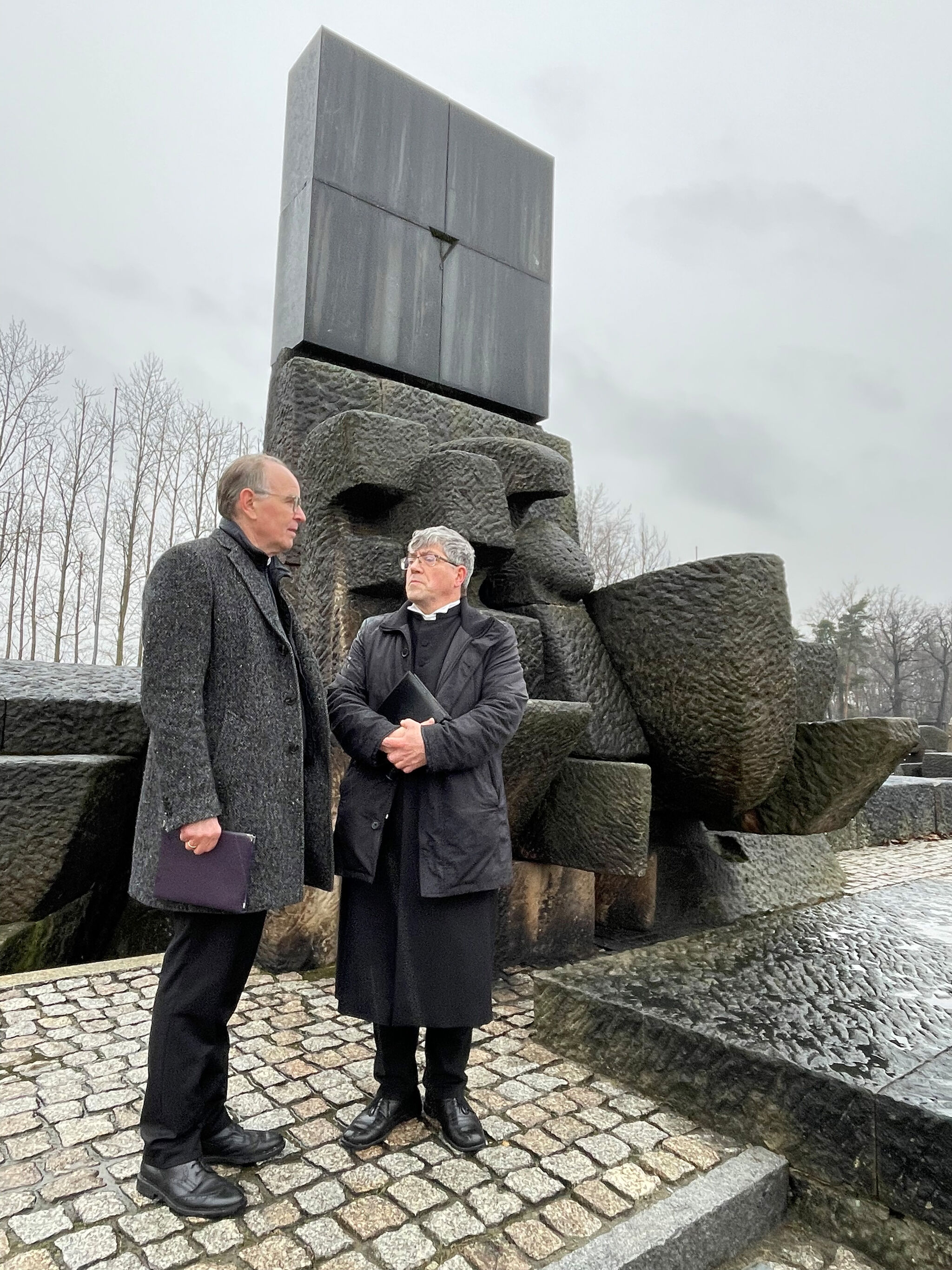 Ralf Meister, Leitender Bischof der Vereinigten Evangelisch-Lutherischen Kirche in Deutschland (VELKD), und Friedrich Kramer, Landesbischof der Evangelischen Kirche in Mitteldeutschland. Foto: Frank Hofmann